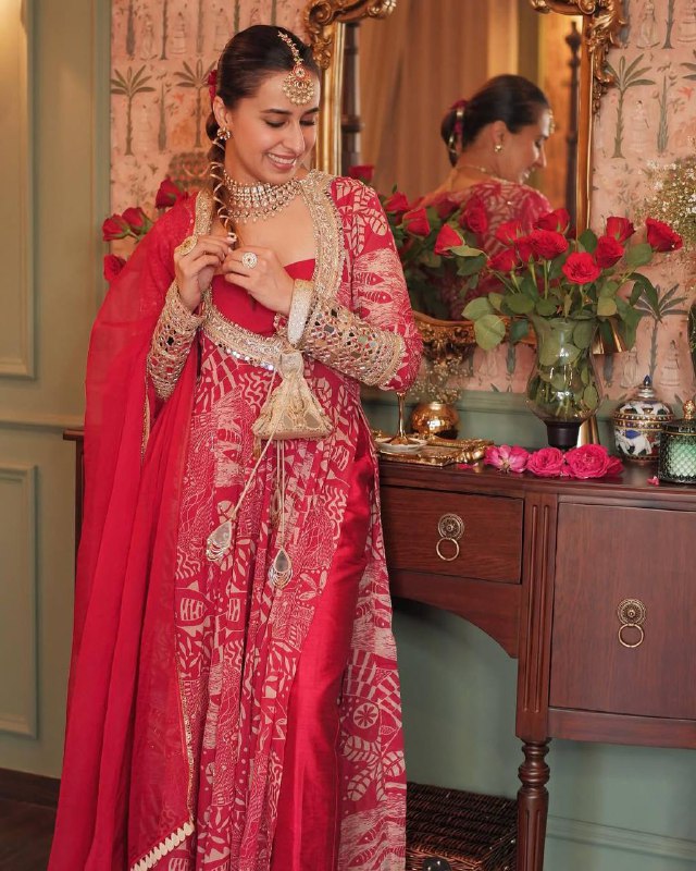 LG-1952 Premium Green & Red Chinon Indo-Western 4-Piece Set – Printed Jacket, Blouse, Pant & Dupatta - Image 8