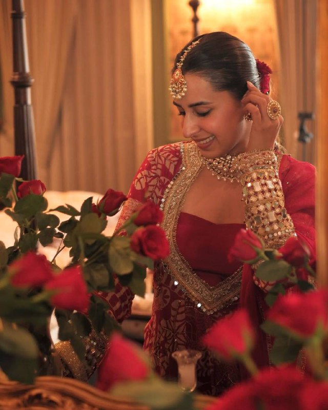 LG-1952 Premium Green & Red Chinon Indo-Western 4-Piece Set – Printed Jacket, Blouse, Pant & Dupatta - Image 9